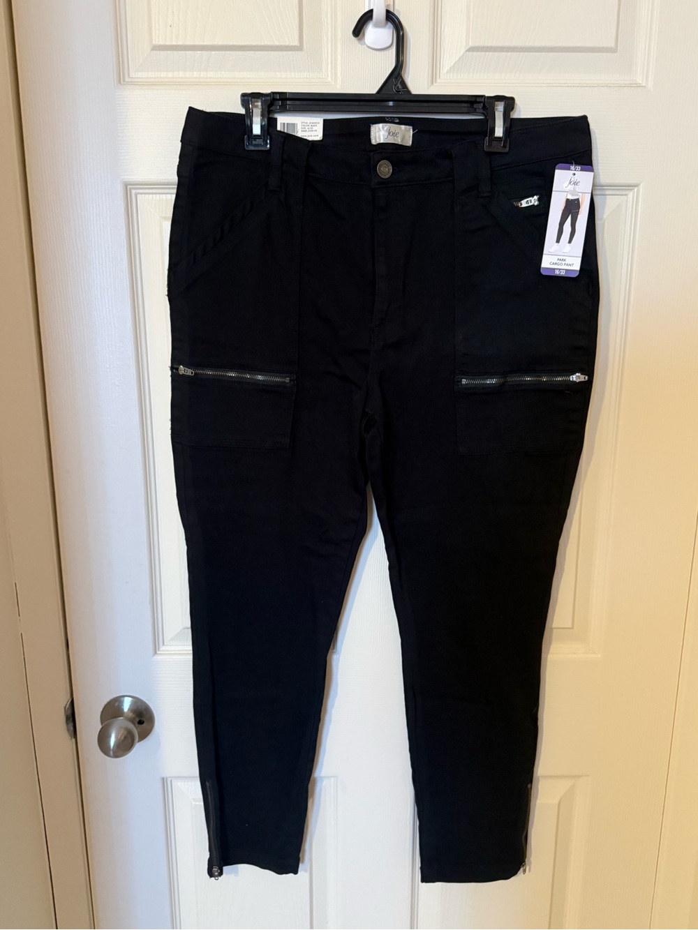 Joie Black Skinny Cargo Jeans with working Ankle zippers SIZE 16 length 33